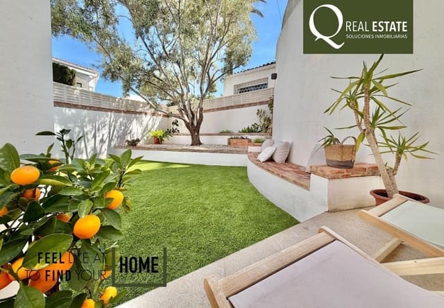 4 soveværelse Villa til salg i Playa de Muchavista, El Campello med swimmingpool garage - € 695.000 (Ref: 9788421)