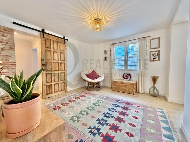 4 soveværelse Villa til salg i Playa de Muchavista, El Campello med swimmingpool garage - € 695.000 (Ref: 9788421)