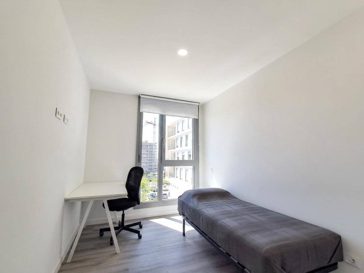 3 slaapkamer Flat te huur in Alicante stad met zwembad garage - € 2.150 (Ref: 9797143)