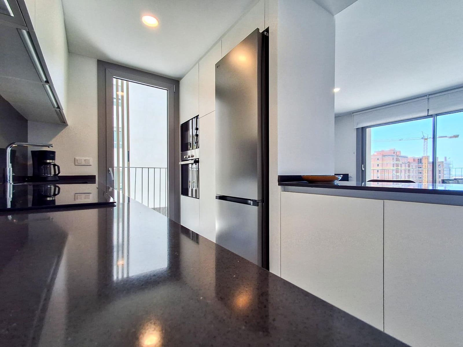 3 slaapkamer Flat te huur in Alicante stad met zwembad garage - € 2.150 (Ref: 9797143)