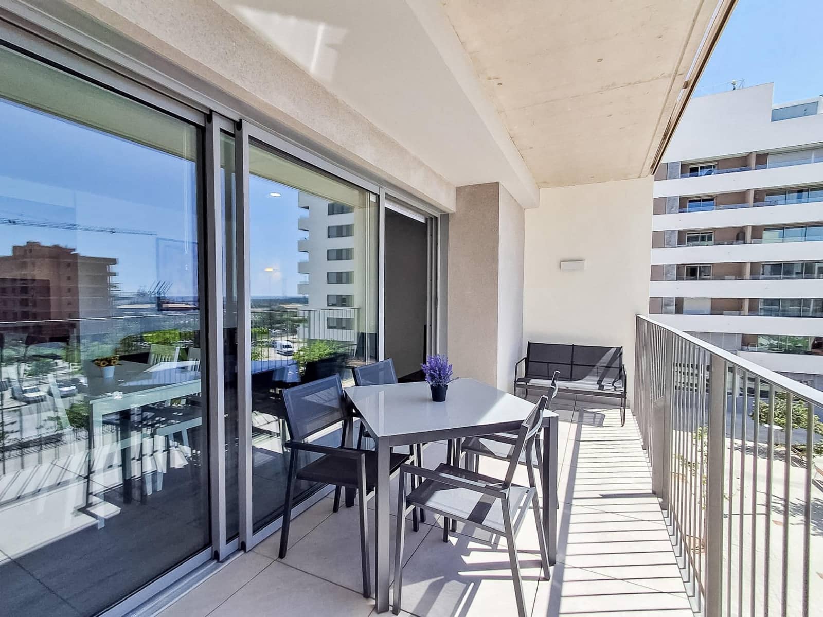 3 slaapkamer Flat te huur in Alicante stad met zwembad garage - € 2.150 (Ref: 9797143)