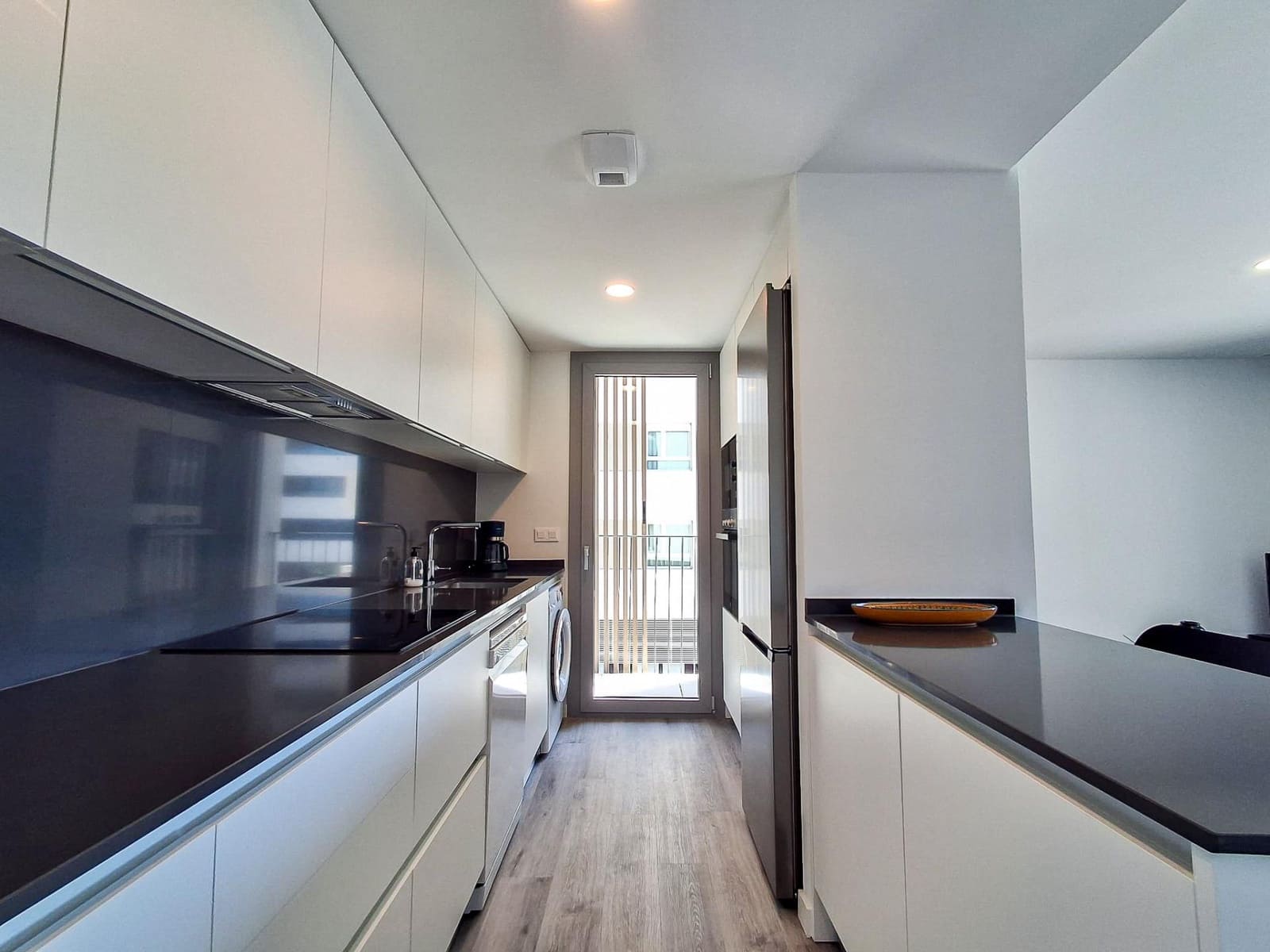 3 slaapkamer Flat te huur in Alicante stad met zwembad garage - € 2.150 (Ref: 9797143)