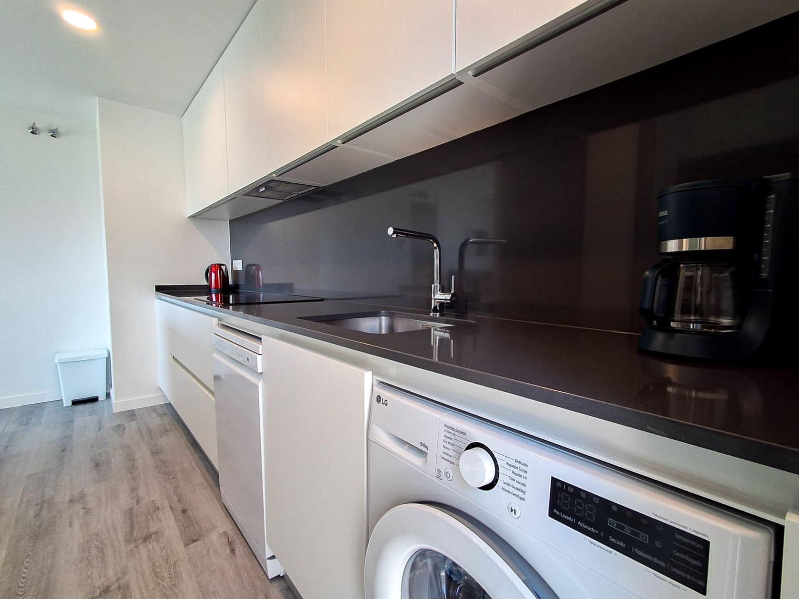 3 slaapkamer Flat te huur in Alicante stad met zwembad garage - € 2.150 (Ref: 9797143)