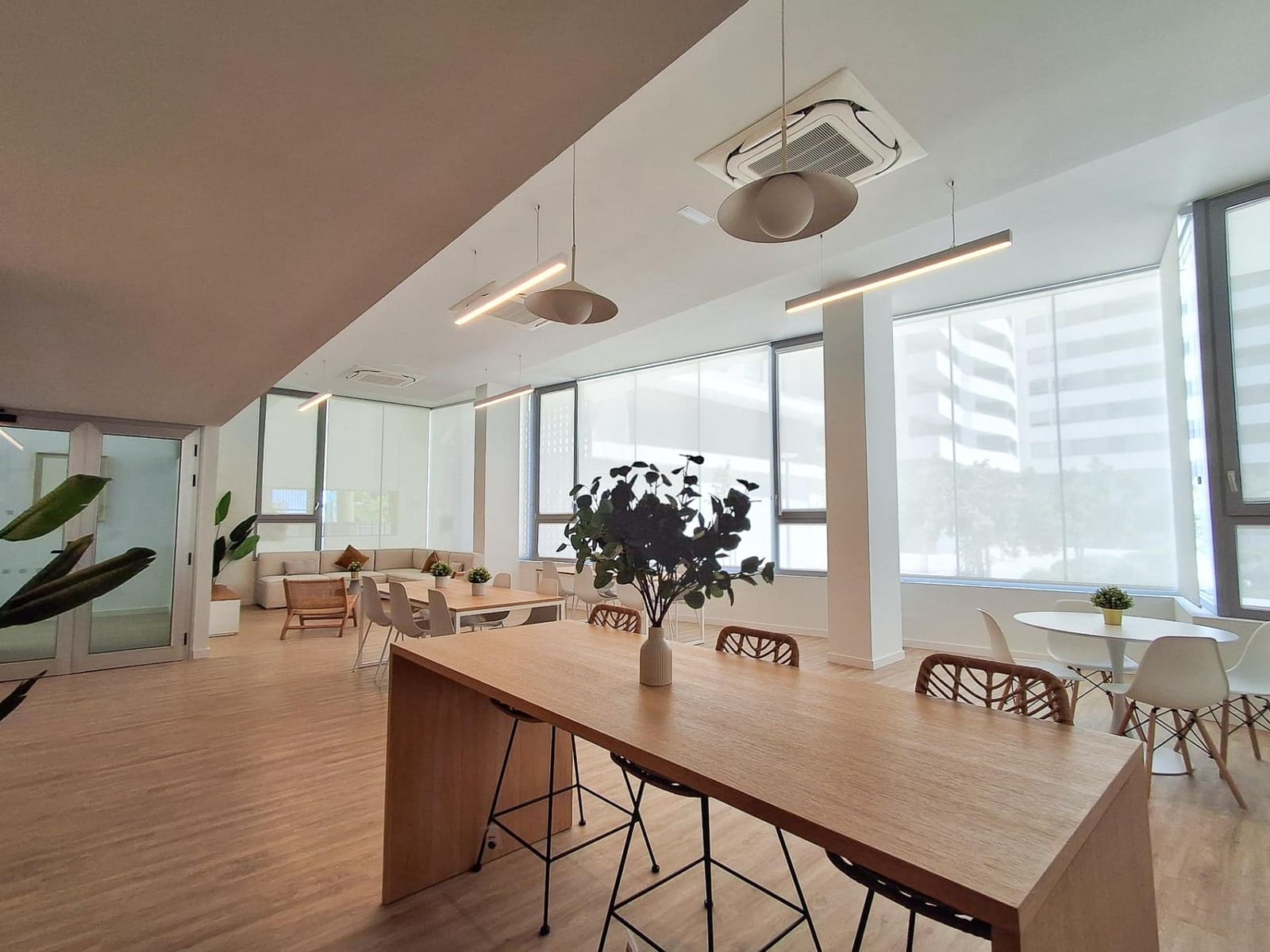 3 slaapkamer Flat te huur in Alicante stad met zwembad garage - € 2.150 (Ref: 9797143)