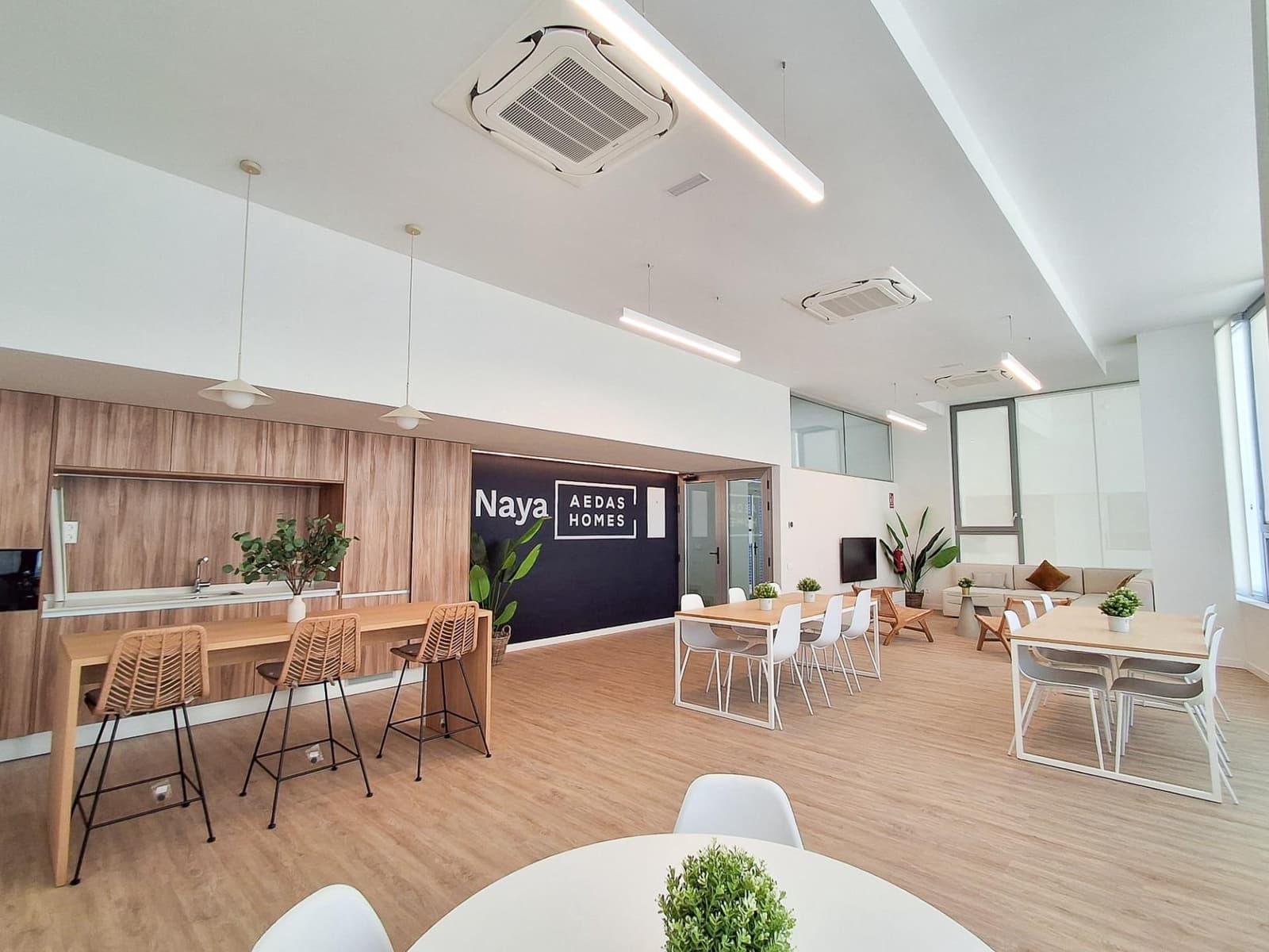 3 slaapkamer Flat te huur in Alicante stad met zwembad garage - € 2.150 (Ref: 9797143)