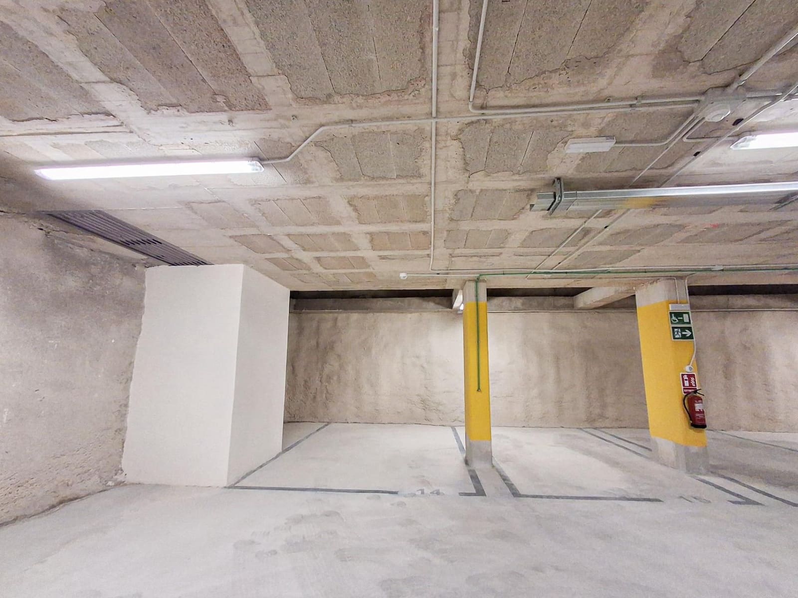 3 slaapkamer Flat te huur in Alicante stad met zwembad garage - € 2.150 (Ref: 9797143)