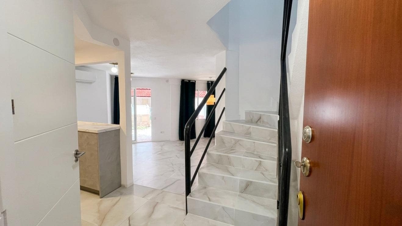 3 sovrum Bungalow att hyra i Playa de San Juan med pool garage - 1 850 € (Ref: 9799287)