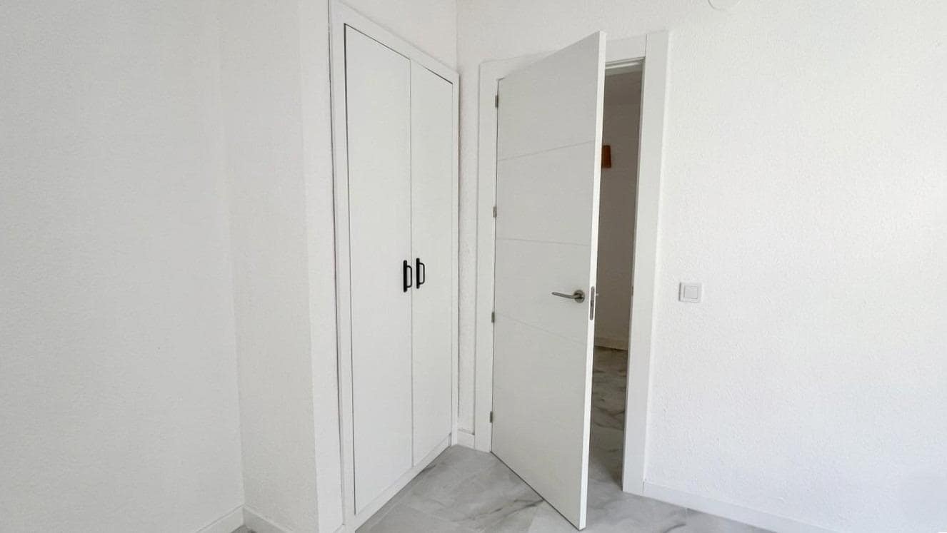 3 sovrum Bungalow att hyra i Playa de San Juan med pool garage - 1 850 € (Ref: 9799287)