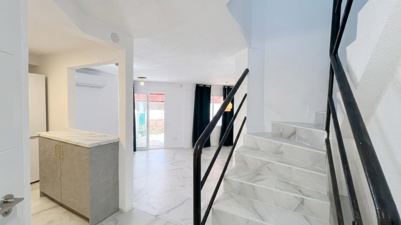 3 sovrum Bungalow att hyra i Playa de San Juan med pool garage - 1 850 € (Ref: 9799287)