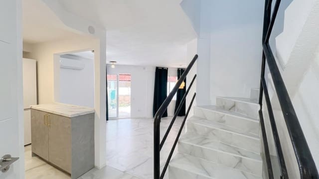 3 slaapkamer Bungalow te huur in Playa de San Juan, Alicante stad met zwembad garage - € 1.850 (Ref: 9799287)