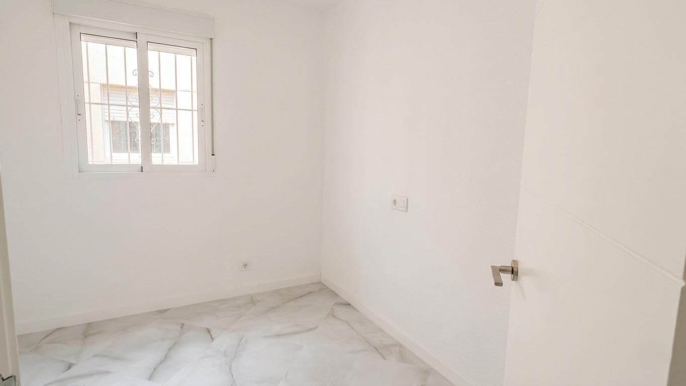 3 sovrum Bungalow att hyra i Playa de San Juan med pool garage - 1 850 € (Ref: 9799287)