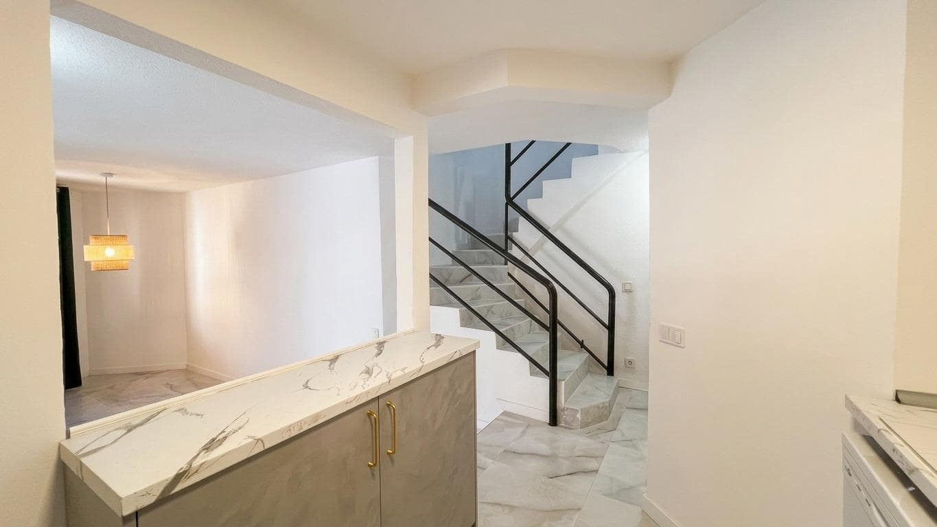 3 sovrum Bungalow att hyra i Playa de San Juan med pool garage - 1 850 € (Ref: 9799287)