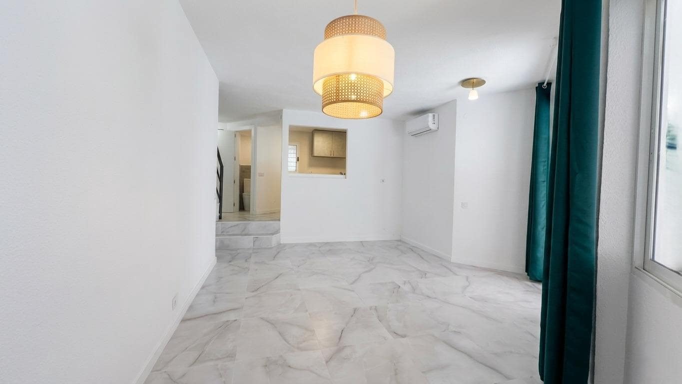 3 sovrum Bungalow att hyra i Playa de San Juan med pool garage - 1 850 € (Ref: 9799287)