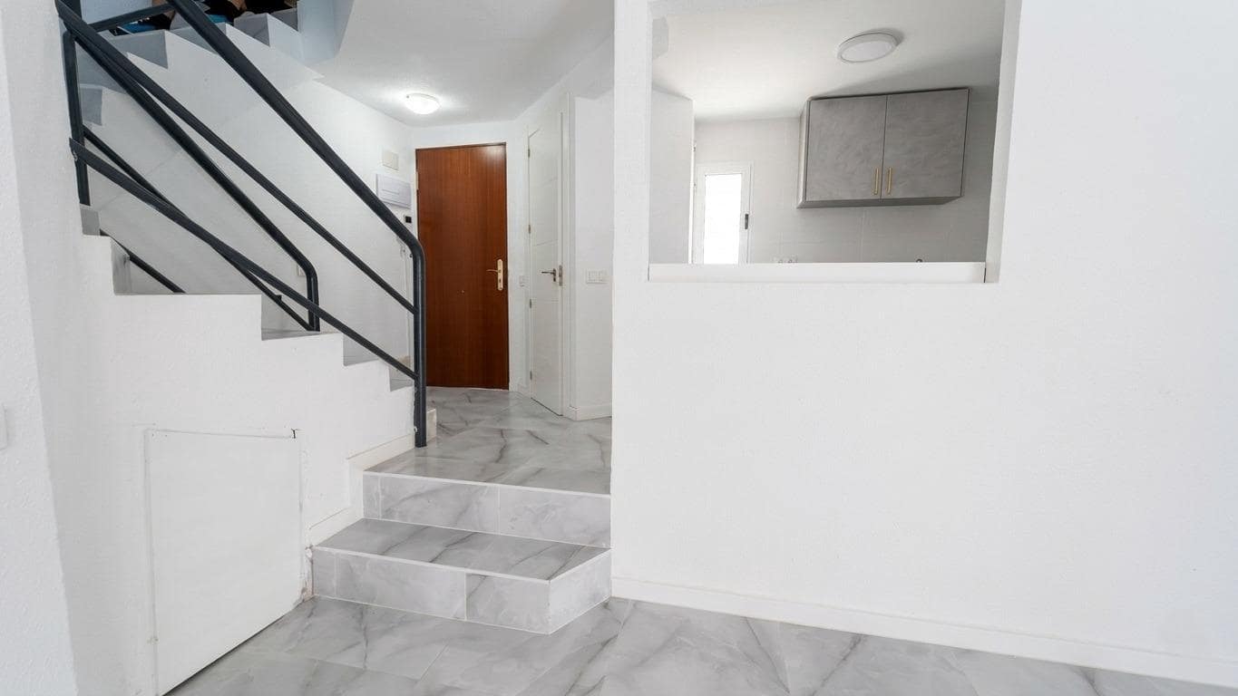 3 sovrum Bungalow att hyra i Playa de San Juan med pool garage - 1 850 € (Ref: 9799287)