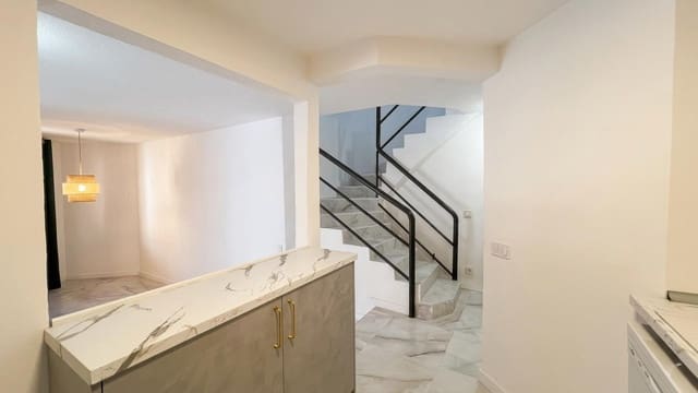 3 slaapkamer Bungalow te huur in Playa de San Juan, Alicante stad met zwembad garage - € 1.850 (Ref: 9799287)