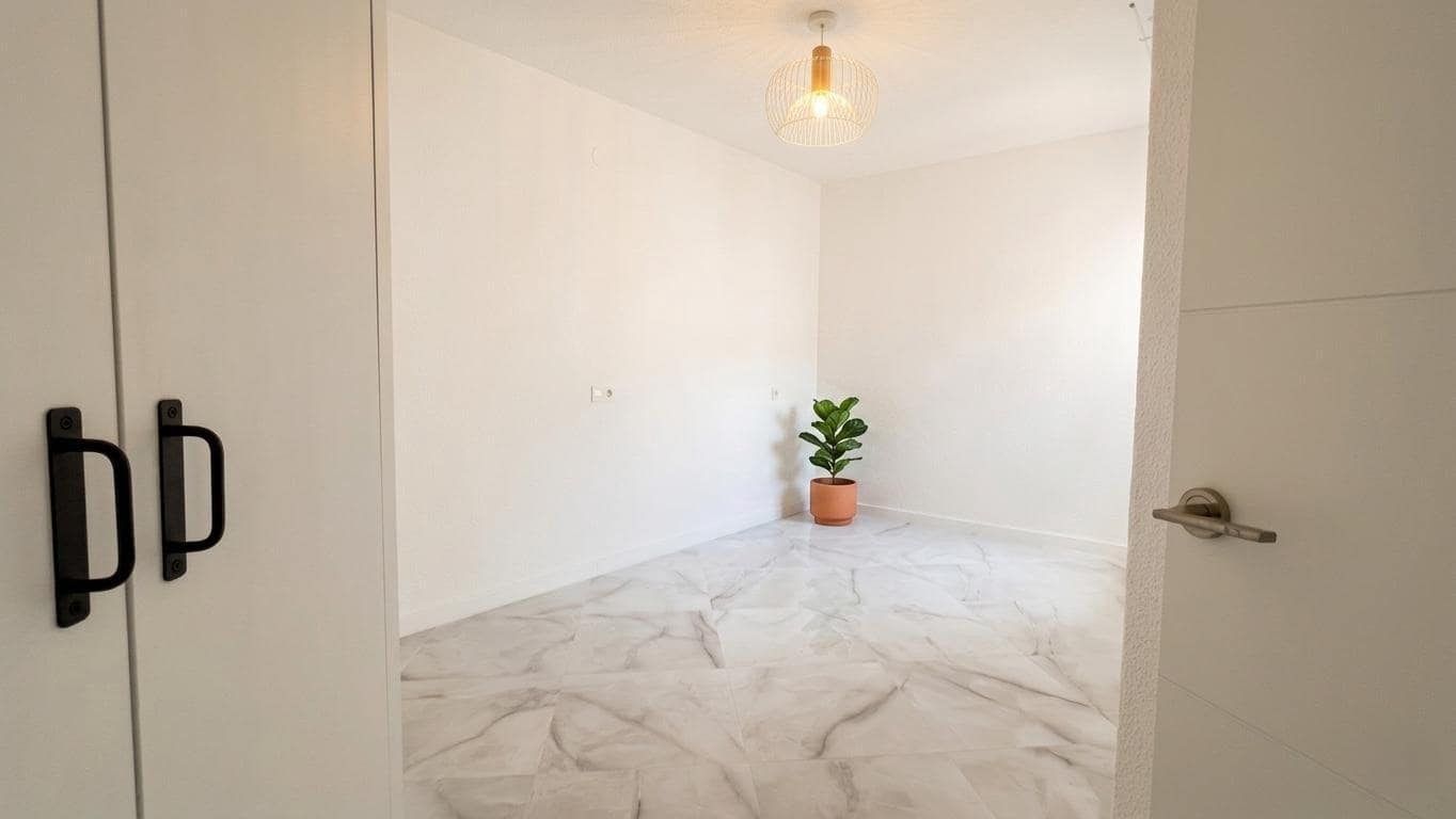 3 sovrum Bungalow att hyra i Playa de San Juan med pool garage - 1 850 € (Ref: 9799287)