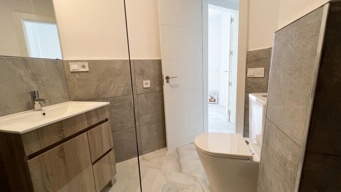 3 sovrum Bungalow att hyra i Playa de San Juan med pool garage - 1 850 € (Ref: 9799287)