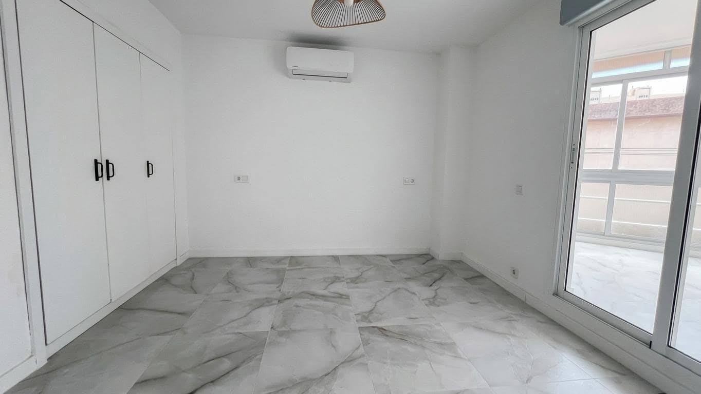 3 sovrum Bungalow att hyra i Playa de San Juan med pool garage - 1 850 € (Ref: 9799287)