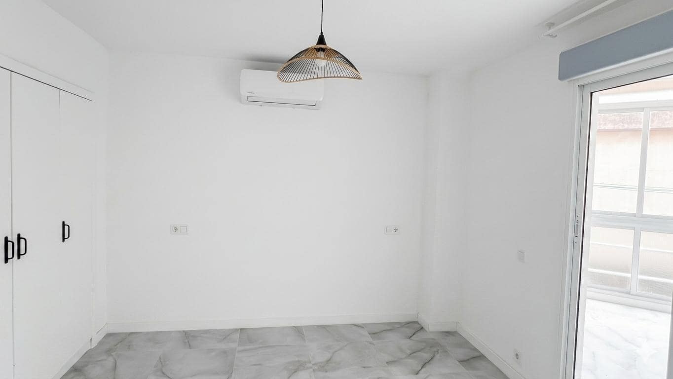 3 sovrum Bungalow att hyra i Playa de San Juan med pool garage - 1 850 € (Ref: 9799287)