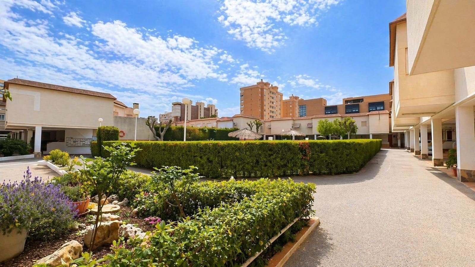 3 sovrum Bungalow att hyra i Playa de San Juan med pool garage - 1 850 € (Ref: 9799287)