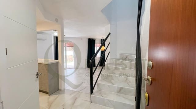 Bungalow de 3 chambres à louer à Playa de San Juan, Alicante ville avec piscine garage - 1 700 € (Ref: 9799287)