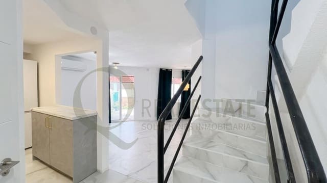 Bungalow de 3 chambres à louer à Playa de San Juan, Alicante ville avec piscine garage - 1 700 € (Ref: 9799287)