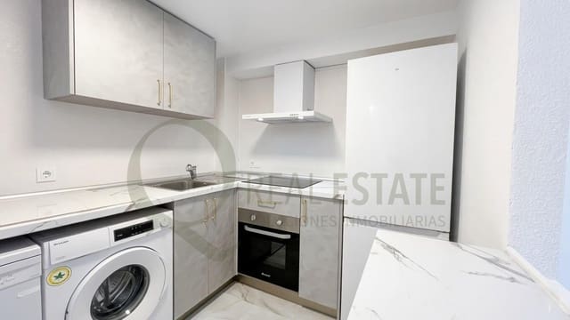 Bungalow de 3 chambres à louer à Playa de San Juan, Alicante ville avec piscine garage - 1 700 € (Ref: 9799287)
