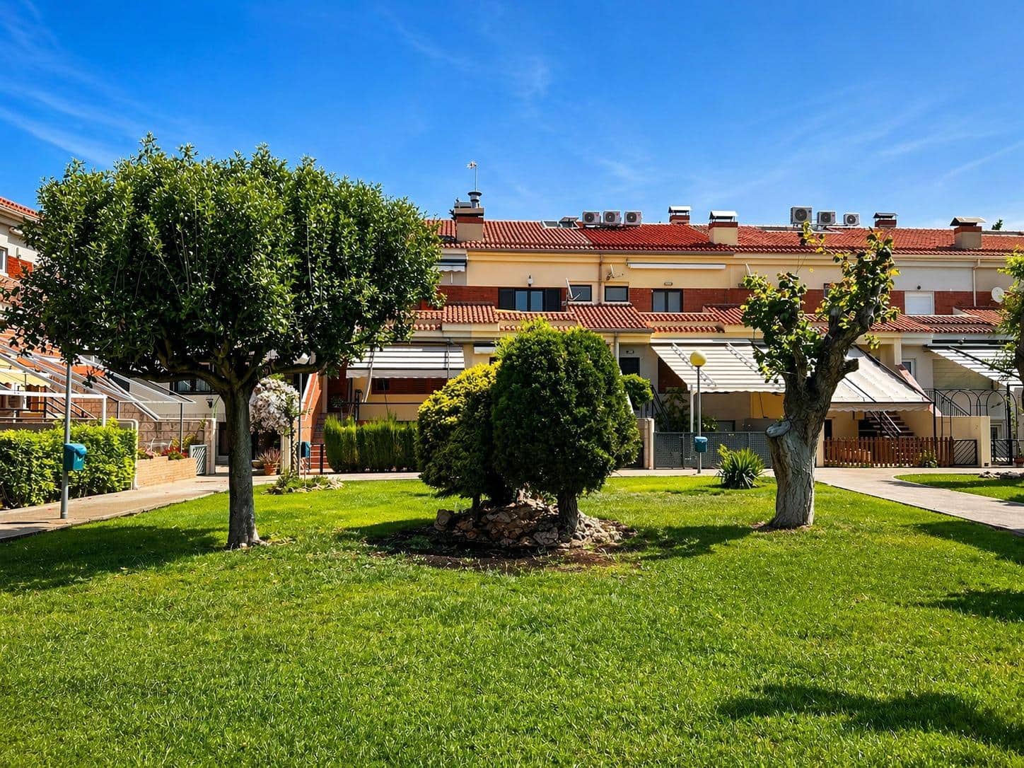 4 Zimmer Bungalow zu verkaufen in Villena mit Pool Garage - 388.000 € (Ref: 9799288)