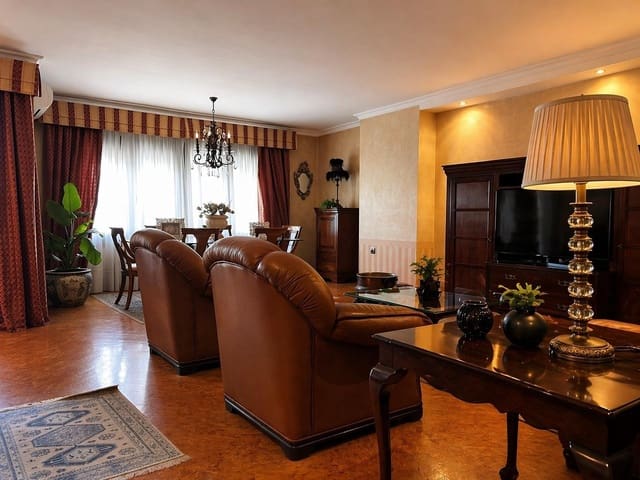 4 sovrum Bungalow till salu i Villena med pool garage - 388 000 € (Ref: 9799288)