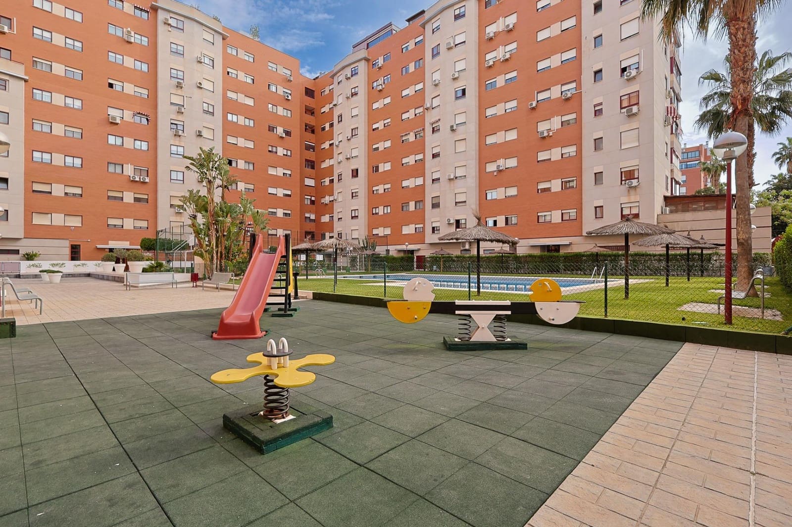 2 Zimmer Wohnung zu verkaufen in Alicante / Alacant Stadt mit Pool - 369.000 € (Ref: 9804312)