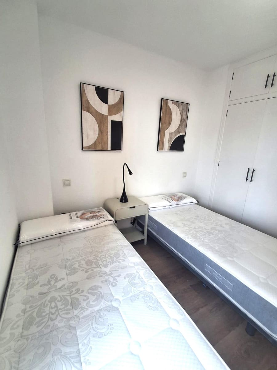 3 sypialnia Penthouse do wynajęcia w Playa de Muchavista z basenem garażem - 1 650 € (Ref: 9804316)