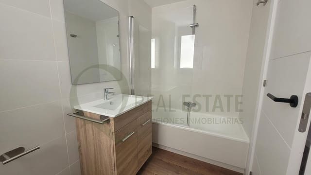 3 sypialnia Penthouse do wynajęcia w Playa de Muchavista, El Campello z basenem garażem - 1 650 € (Ref: 9804316)