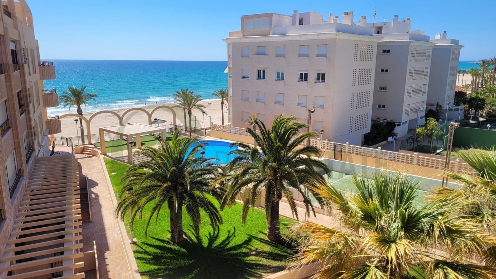 3 sypialnia Penthouse do wynajęcia w Playa de Muchavista z basenem garażem - 1 650 € (Ref: 9804316)