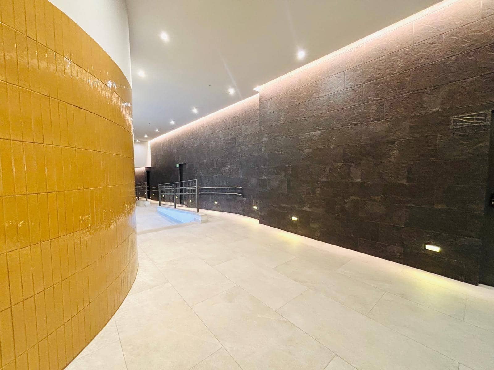 Appartement de 2 chambres à louer à Alicante ville avec piscine garage - 1 700 € (Ref: 9806510)