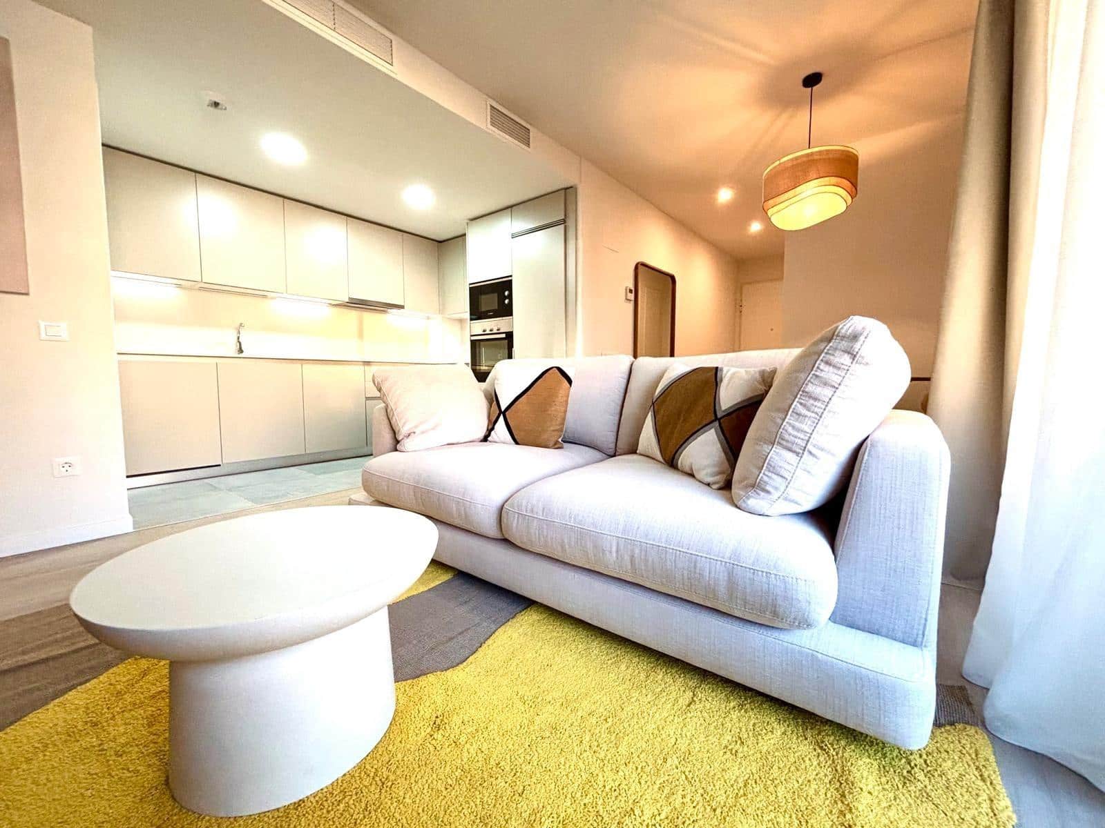 Appartement de 2 chambres à louer à Alicante ville avec piscine garage - 1 700 € (Ref: 9806510)