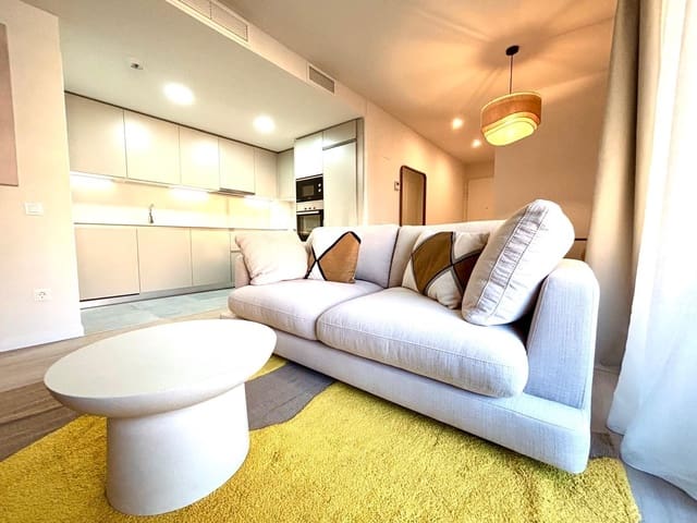 Appartement de 2 chambres à louer à Benalúa, Alicante ville avec piscine garage - 1 700 € (Ref: 9806510)