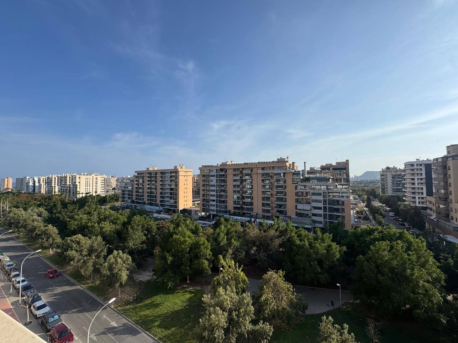 3 makuuhuone Asunto vuokrattavana paikassa Playa de San Juan mukana uima-altaan 
autotalli - 1 900 € (Ref: 9815869)