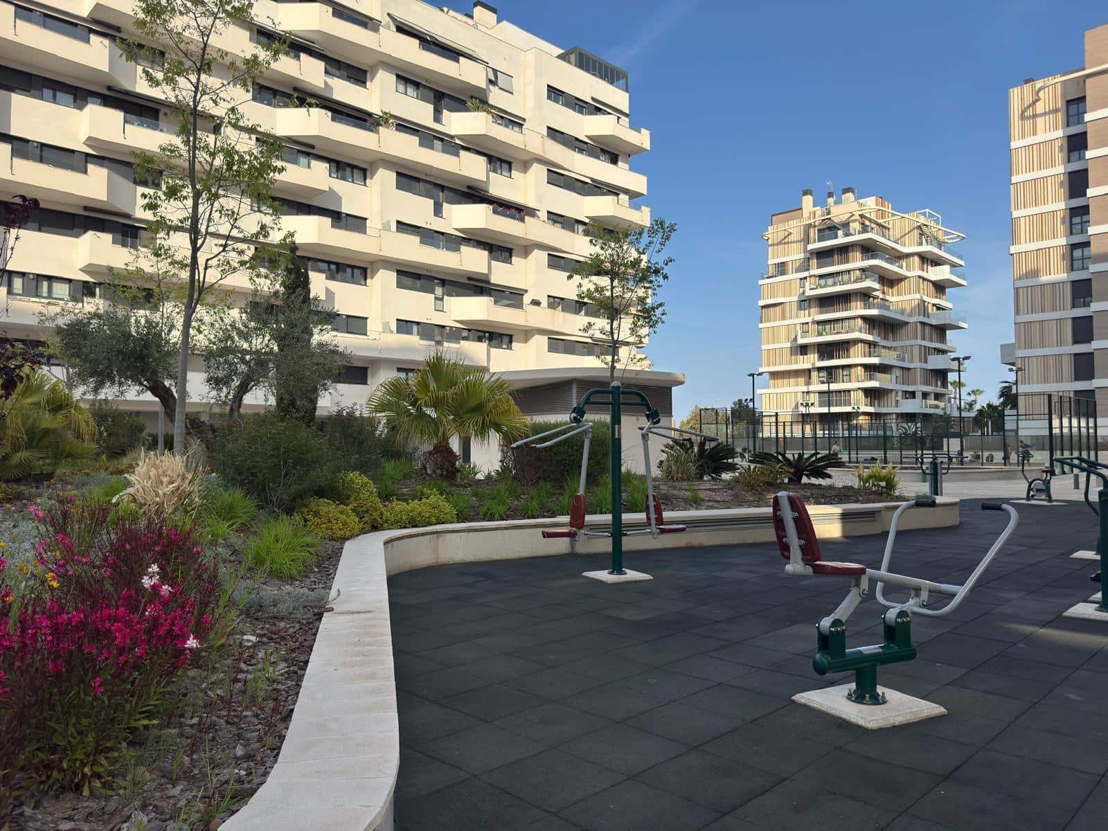 3 makuuhuone Asunto vuokrattavana paikassa Playa de San Juan mukana uima-altaan 
autotalli - 1 900 € (Ref: 9815869)