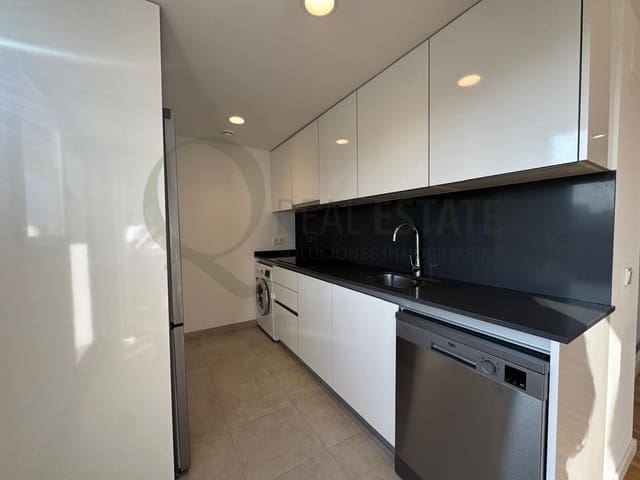 3 bedroom Flat for rent in Playa de San Juan, Alicante / Alacant city with pool garage - € 1,900 (Ref: 9815869)