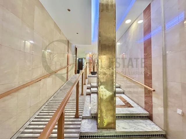 Kontor til salgs i Alicante by - € 95 000 (Ref: 9815870)