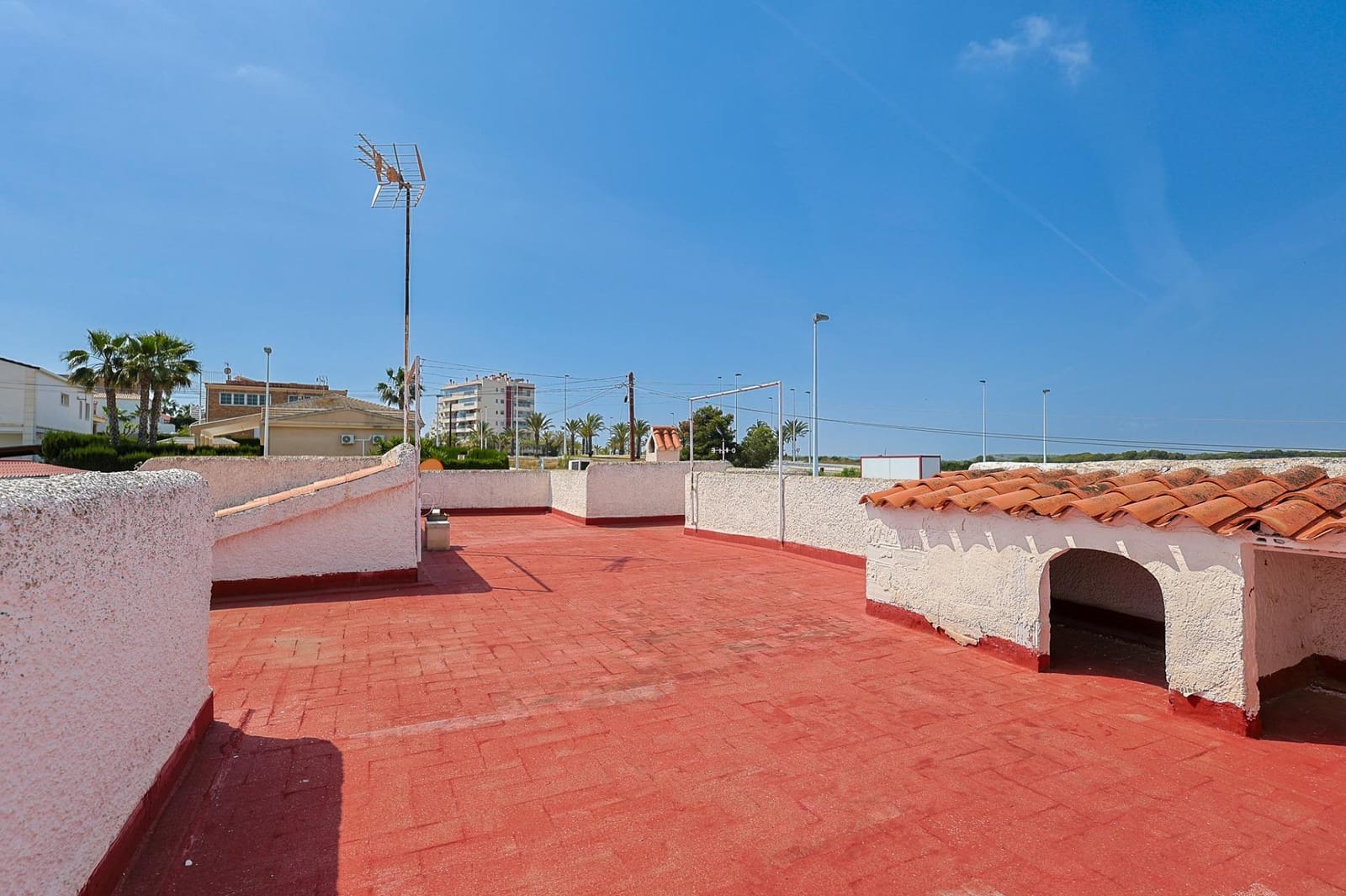 3 soveværelse Villa til salg i Arenales del Sol med swimmingpool garage - € 495.000 (Ref: 9820538)