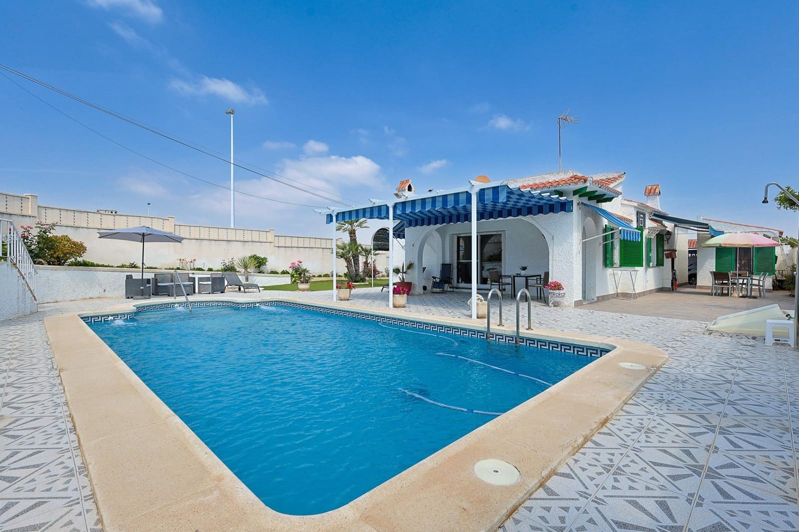 3 soveværelse Villa til salg i Arenales del Sol med swimmingpool garage - € 495.000 (Ref: 9820538)