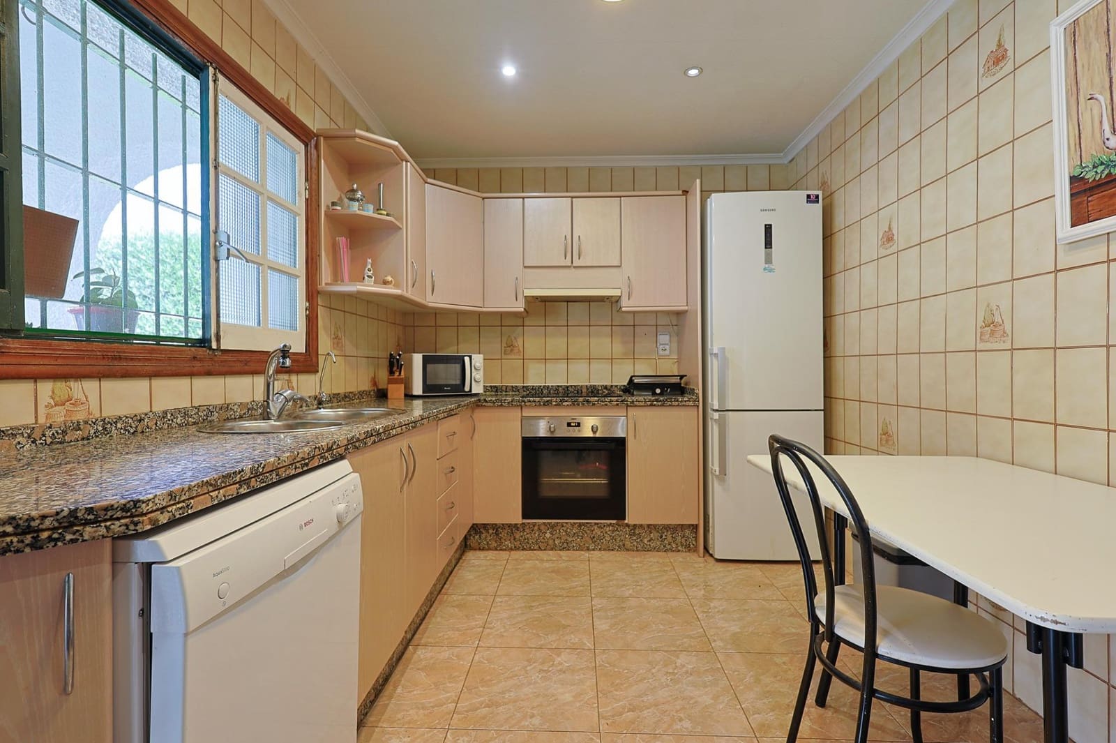 3 soveværelse Villa til salg i Arenales del Sol med swimmingpool garage - € 495.000 (Ref: 9820538)