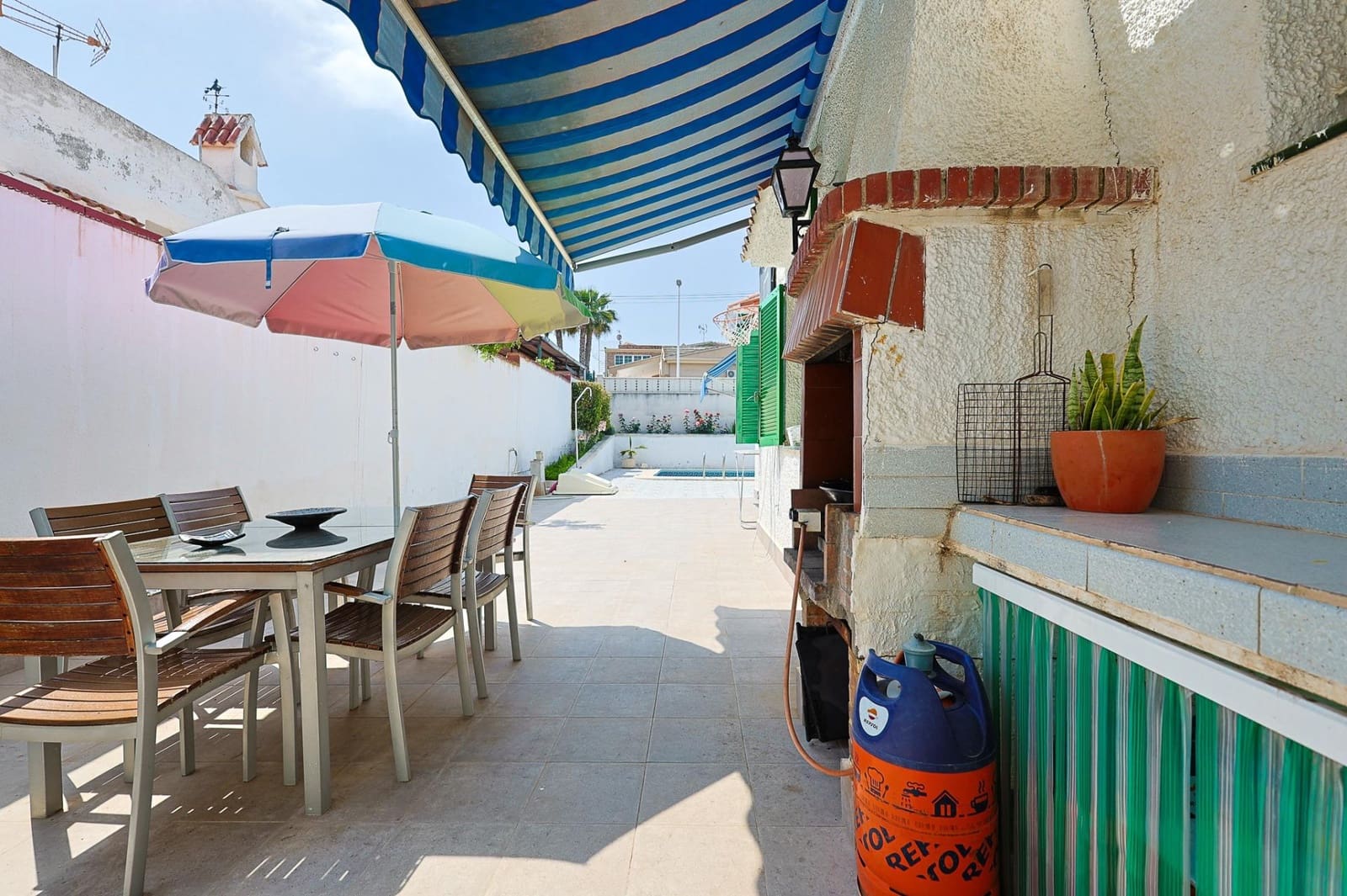 3 soveværelse Villa til salg i Arenales del Sol med swimmingpool garage - € 495.000 (Ref: 9820538)
