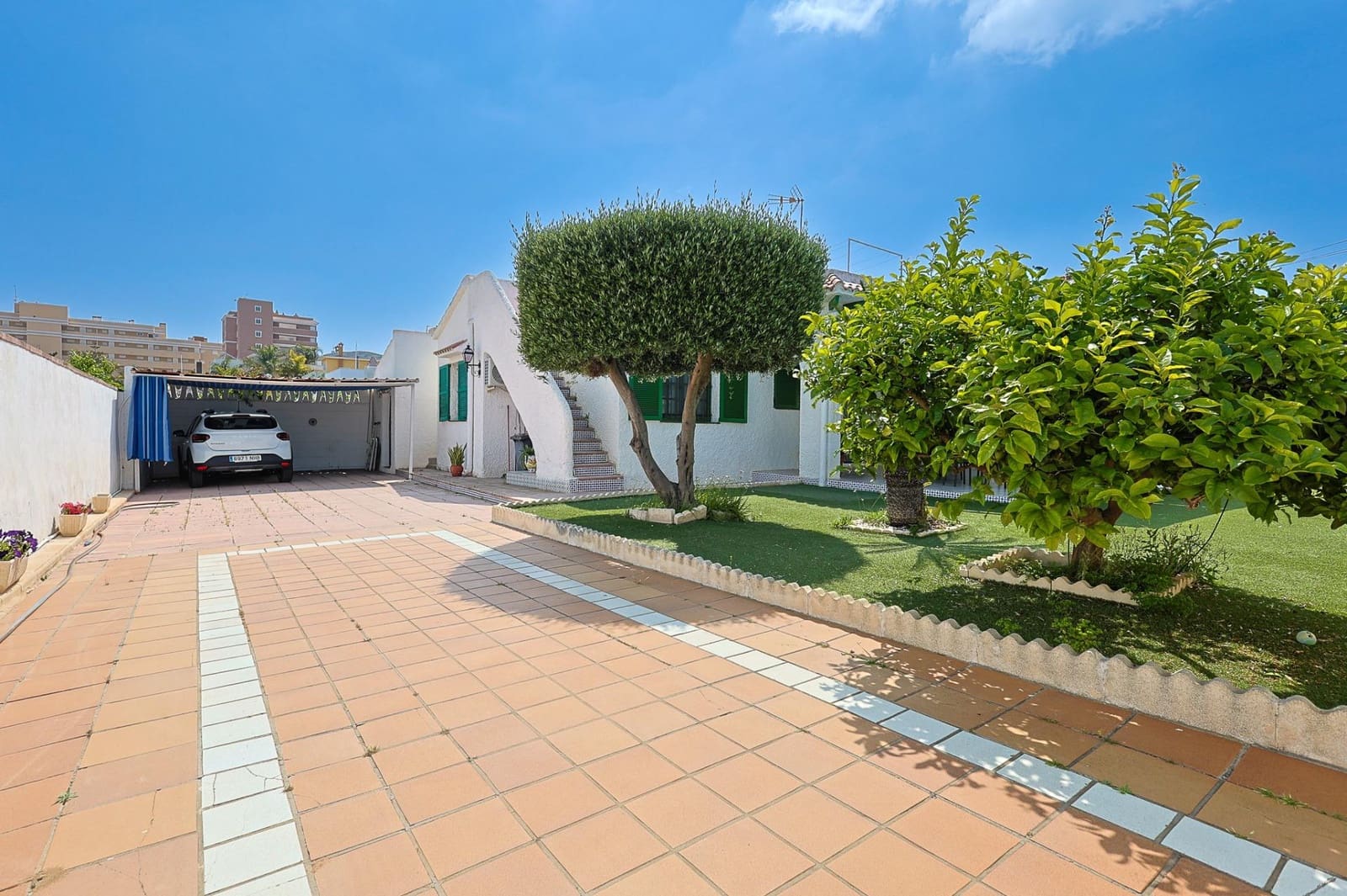 3 soveværelse Villa til salg i Arenales del Sol med swimmingpool garage - € 495.000 (Ref: 9820538)