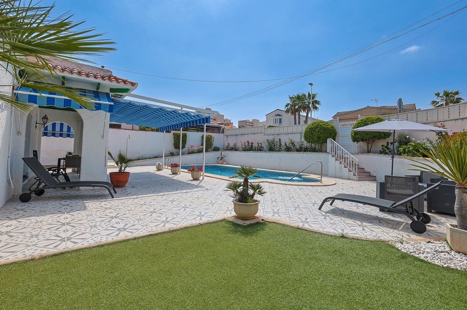 3 soveværelse Villa til salg i Arenales del Sol med swimmingpool garage - € 495.000 (Ref: 9820538)