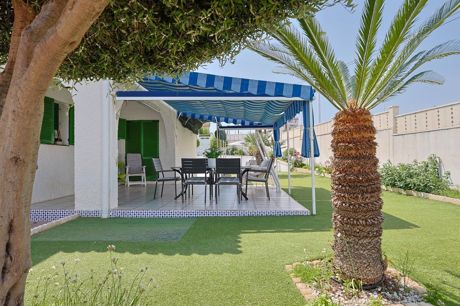 3 soveværelse Villa til salg i Arenales del Sol med swimmingpool garage - € 495.000 (Ref: 9820538)