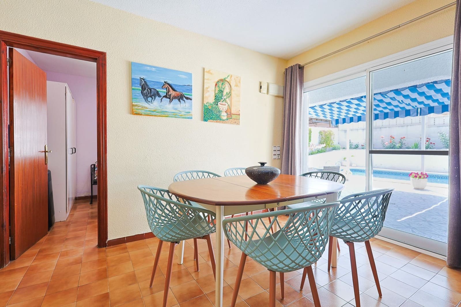3 soveværelse Villa til salg i Arenales del Sol med swimmingpool garage - € 495.000 (Ref: 9820538)