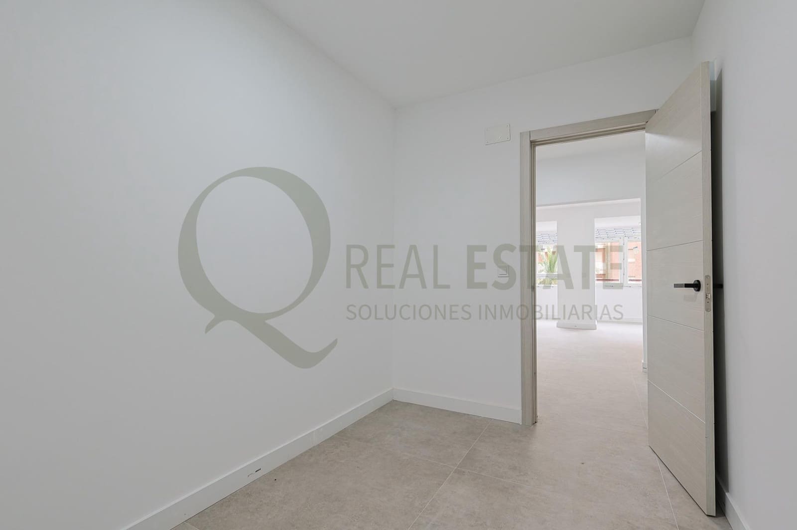 3 soveværelse Lejlighed til salg i Alicante by - € 320.000 (Ref: 9822954)