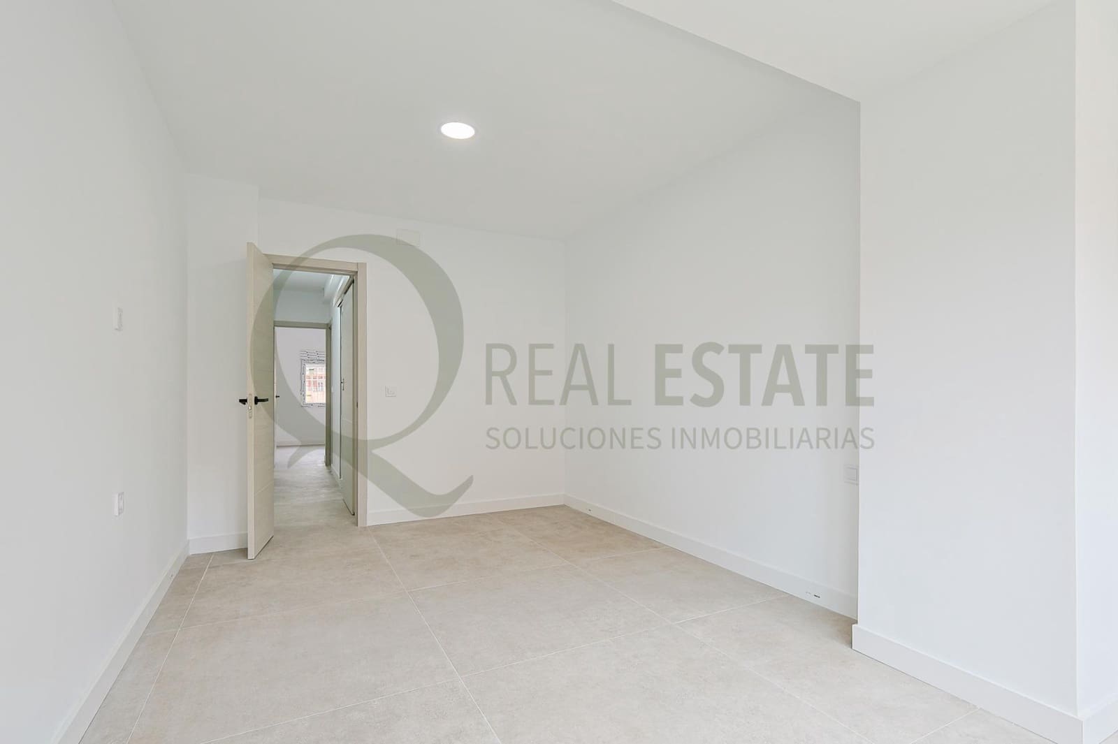 3 soveværelse Lejlighed til salg i Alicante by - € 320.000 (Ref: 9822954)